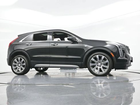 Certified 2022 Cadillac XT4 Premium Luxury w/ Enhanced Visibility Package AWD/4WD image 44