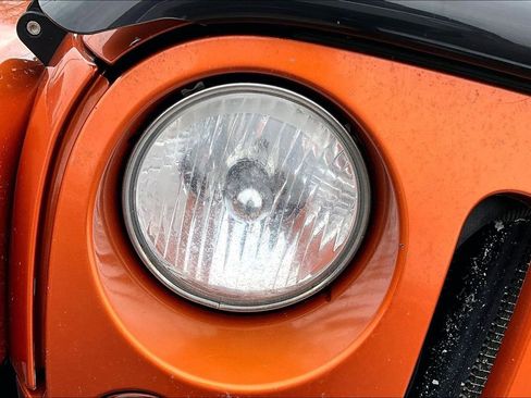 Used 2011 Jeep Wrangler Unlimited Sahara w/ Connectivity Group image 26