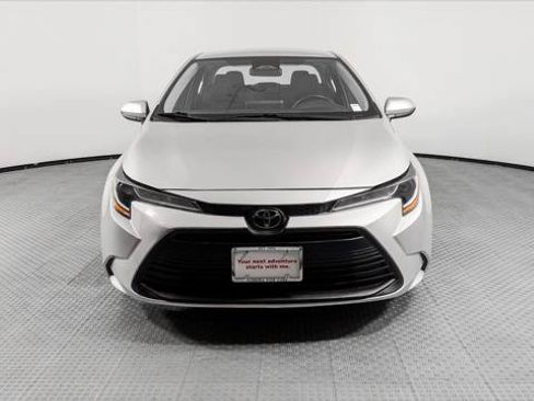 Used 2023 Toyota Corolla LE FWD image 12