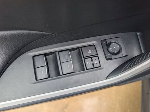 Used 2025 Toyota RAV4 XLE FWD image 21