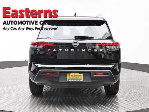 Used 2025 Nissan Pathfinder SV FWD image 6