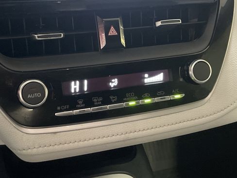 Certified 2025 Toyota Corolla SE image 24