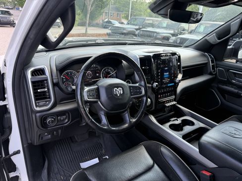 Used 2020 RAM 1500 Laramie AWD/4WD image 11