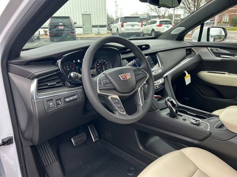 New 2026 Cadillac XT5 Sportv w/ LPO, Floor Liner Package image 12