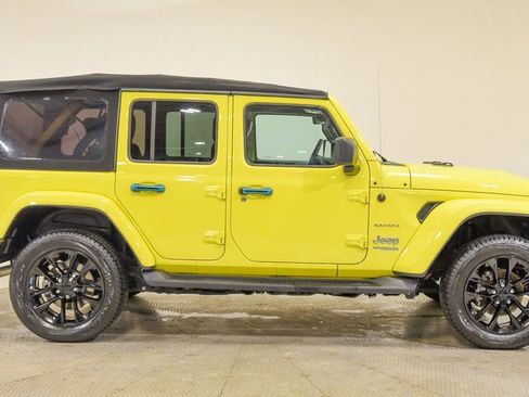 Used 2022 Jeep Wrangler Unlimited Sahara w/ Safety Group AWD/4WD image 12