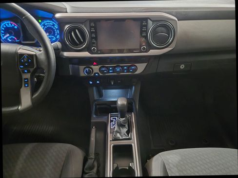 Used 2022 Toyota Tacoma SR5 w/ Technology Package AWD/4WD image 17