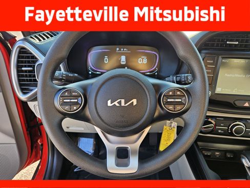 Used 2025 Kia Soul LX w/ LX Technology Package image 23