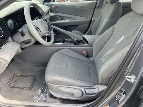 Certified 2024 Hyundai Elantra SEL image 9