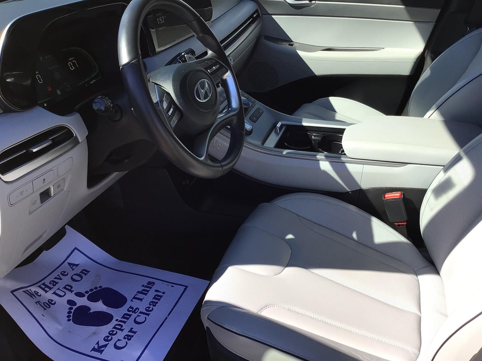 Used 2025 Hyundai Palisade SEL FWD image 3