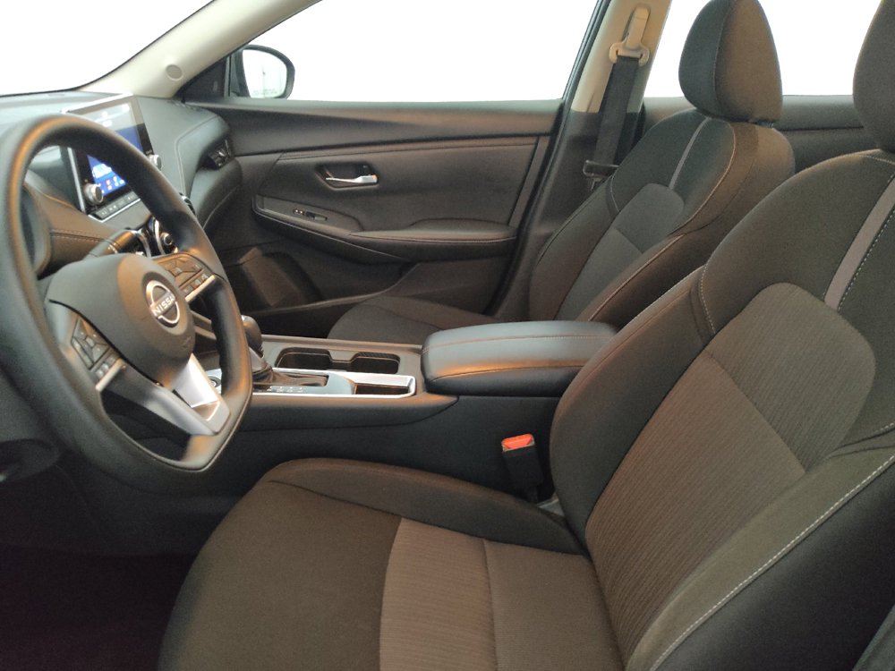 Used 2025 Nissan Sentra SV FWD image 17