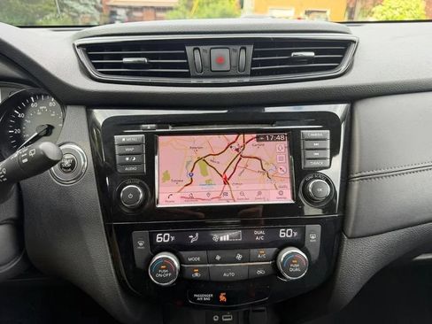 Used 2019 Nissan Rogue SL w/ Premium Package AWD/4WD image 22