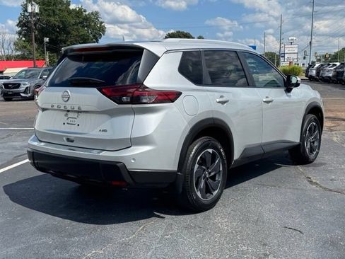 Used 2025 Nissan Rogue SV w/ SV Premium Package AWD/4WD image 5