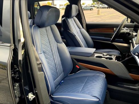 New 2026 Cadillac Vistiq Premium Luxury AWD/4WD image 36