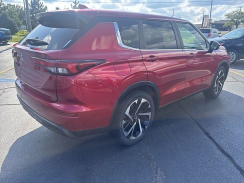 Used 2022 Mitsubishi Outlander ES image 3