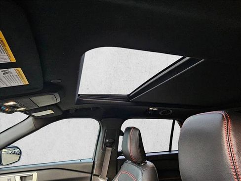 Used 2023 Ford Explorer ST-Line w/ Class IV Trailer Tow Package image 10