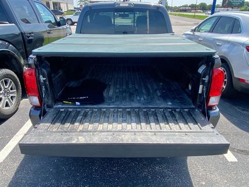 Used 2017 Toyota Tacoma TRD Sport w/ Tow Package (A/T) AWD/4WD image 62