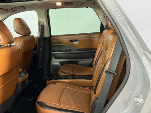 Used 2024 Nissan Pathfinder Platinum image 24