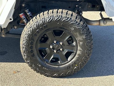 Used 2022 Jeep Gladiator Mojave w/ LED Lighting Group image 13