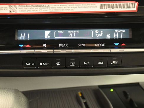 Certified 2025 Toyota Sienna LE w/ LE Plus Package image 22