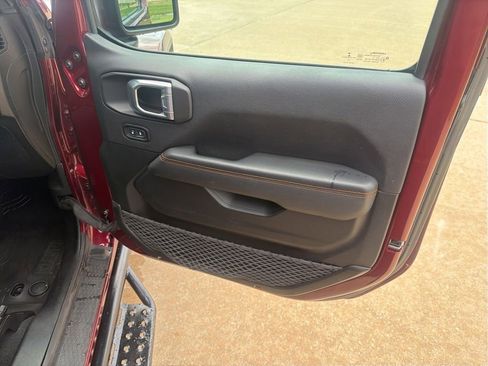Used 2021 Jeep Gladiator Mojave AWD/4WD image 41