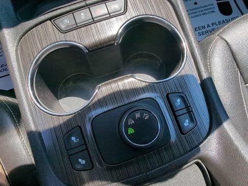 Used 2020 GMC Acadia SLT AWD/4WD image 19
