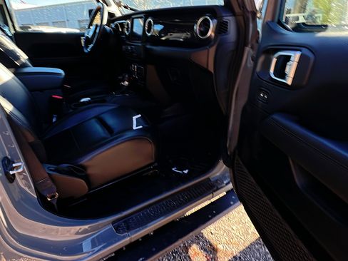 Used 2021 Jeep Wrangler Unlimited Sahara image 19