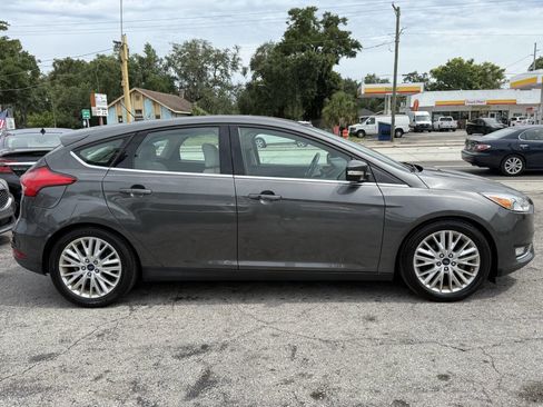 Used 2015 Ford Focus Titanium FWD image 7
