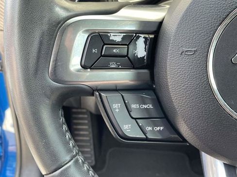 Used 2018 Ford Mustang Coupe RWD image 15