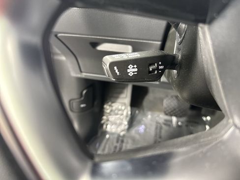 Used 2022 Audi e-tron Premium w/ Convenience Plus Package AWD/4WD image 15