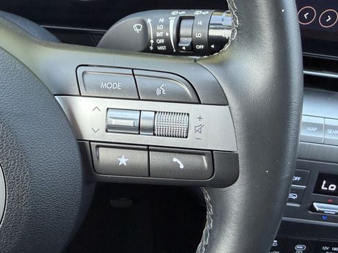 Used 2024 Hyundai Kona SEL AWD/4WD image 16