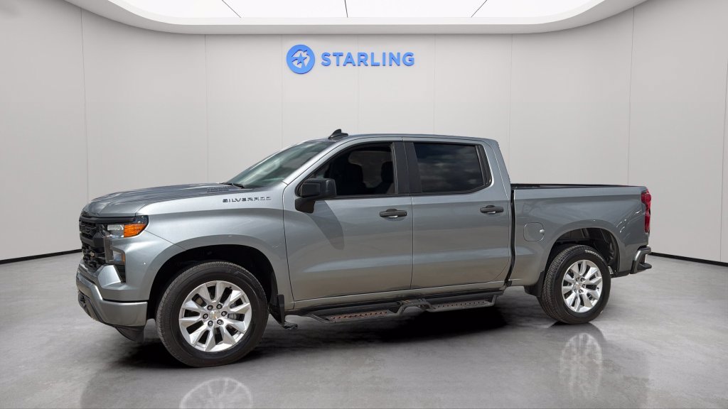 Certified 2025 Chevrolet Silverado 1500 Custom RWD image 2