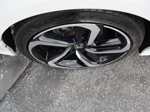 Used 2018 Honda Accord Sport image 33