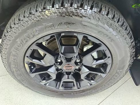 Used 2026 Nissan Armada PRO-4X w/ Captain's Chari Seat Package AWD/4WD image 58