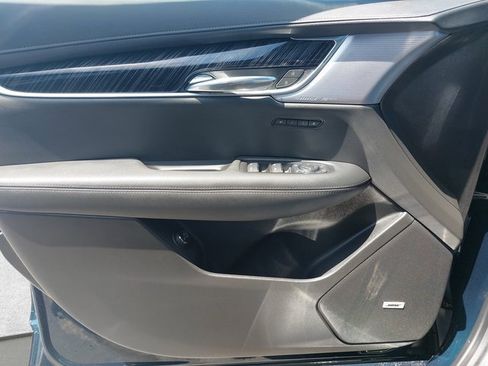 Used 2025 Cadillac XT6 Premium Luxury w/ Technology Package image 31