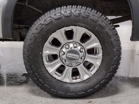 Used 2005 Ford F250 4x4 Crew Cab Super Duty image 14