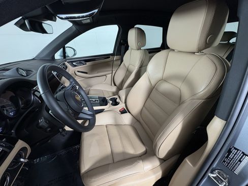 Used 2025 Porsche Macan S image 12