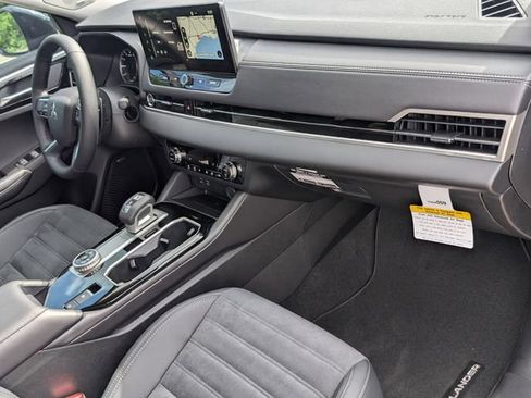 New 2026 Mitsubishi Outlander SE FWD image 26