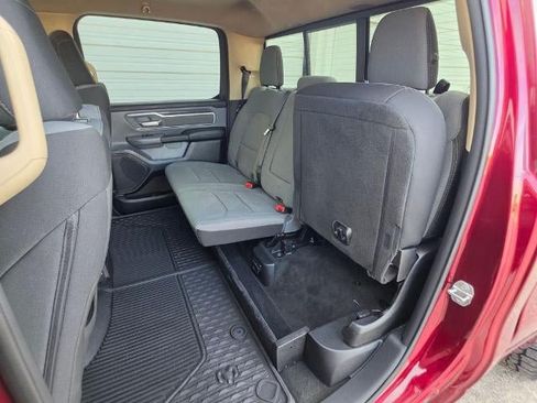 Used 2020 RAM 1500 4x4 Crew Cab image 29