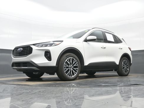 Used 2025 Ford Escape SE FWD image 36