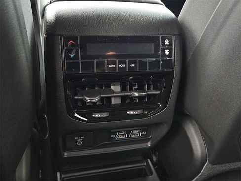 New 2025 Jeep Grand Cherokee L Laredo image 20