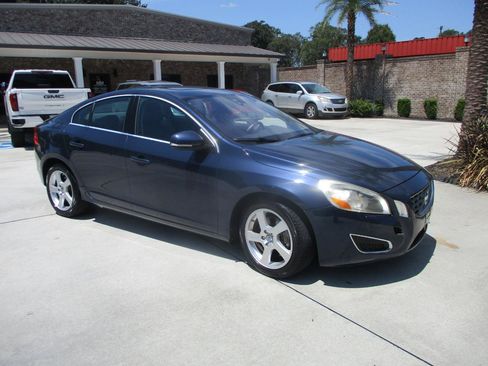 Used 2013 Volvo S60 T5 FWD image 2