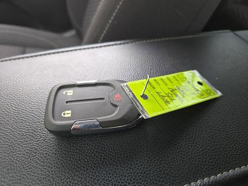 Used 2019 GMC Acadia SLE image 30