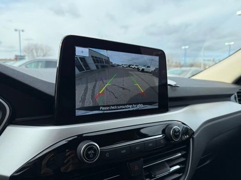 Used 2020 Ford Escape SE image 31