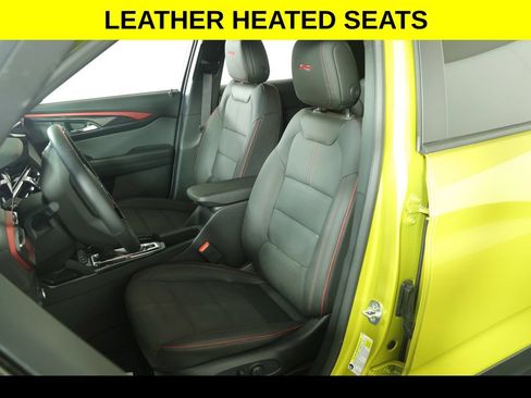 Used 2025 Chevrolet TrailBlazer RS w/ Convenience Package FWD image 3