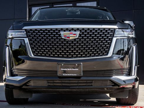 Used 2024 Cadillac Escalade Luxury w/ LPO, Floor Liner Package RWD image 4