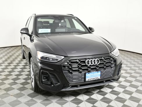 Used 2025 Audi Q5 2.0T Premium image 3