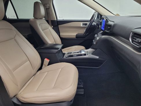 Used 2020 Ford Explorer XLT w/ Equipment Group 202A RWD image 21