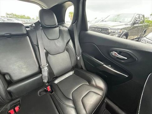 Certified 2020 Jeep Cherokee Limited AWD/4WD image 14