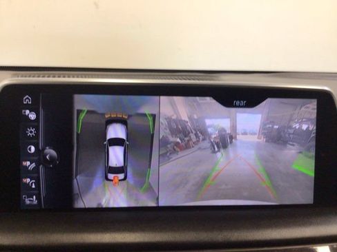 Used 2016 BMW 750i xDrive AWD/4WD image 10