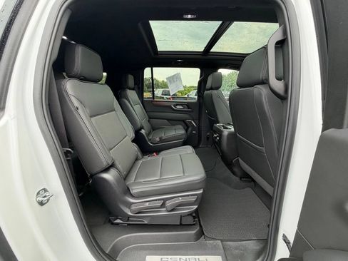 Used 2025 GMC Yukon XL Denali w/ Sun & Power Step Package AWD/4WD image 23